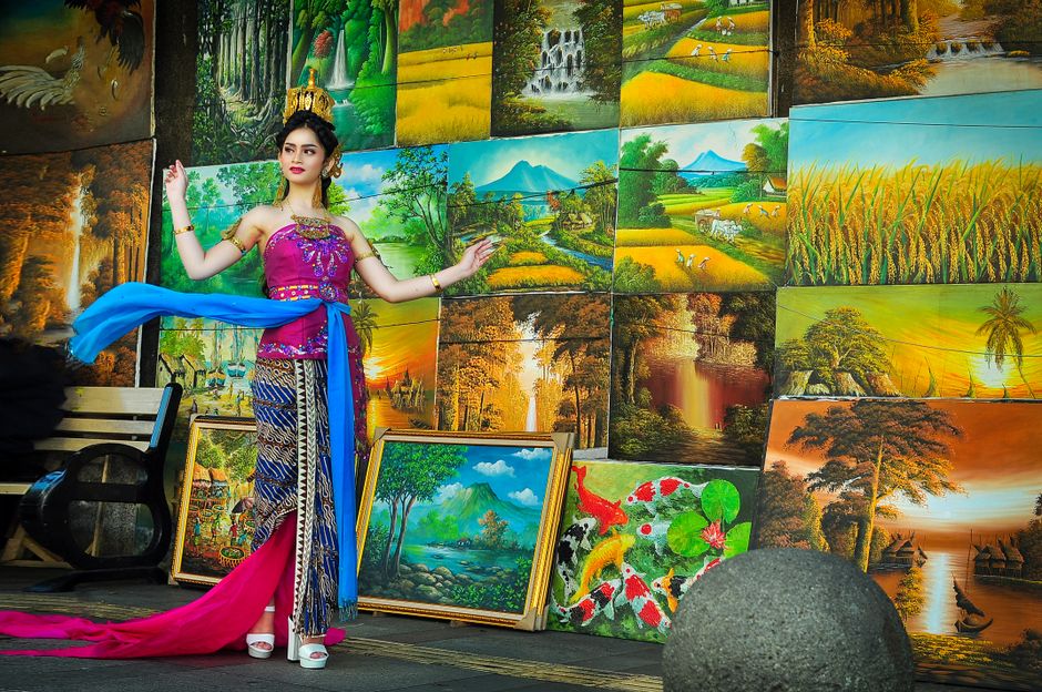 Abstract Indonesisch kunstwerk met weelderig junglethema. Abstract Indonesisch kunstwerk met weelderig junglethema.